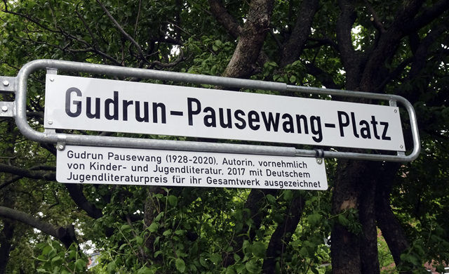 Der frühere Continentalplatz heißt jetzt Gudrun-Pausewang-Platz
