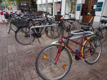 Endlich: neue Fahrradbügel am Lister Platz